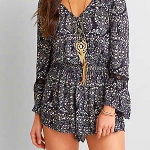 American Eagle Outfitters Boho Festival Coachella Floral Romper. Size XS…